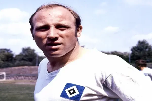 Uwe Seeler: A Timeless Icon of Heart and Honor in Football Uwe Seeler: A Timeless Icon of Heart and Honor in Football